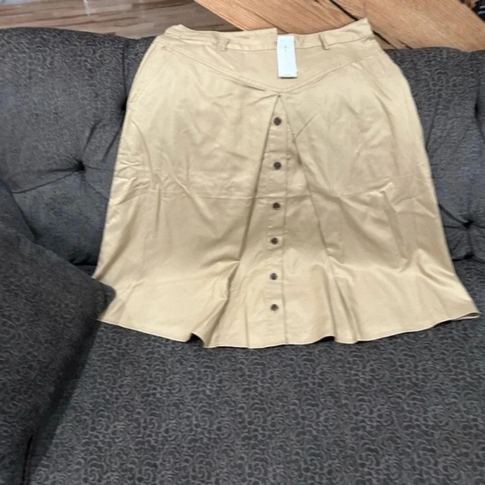 Banana Republic Twill A-Line MIDI Tan color skirt